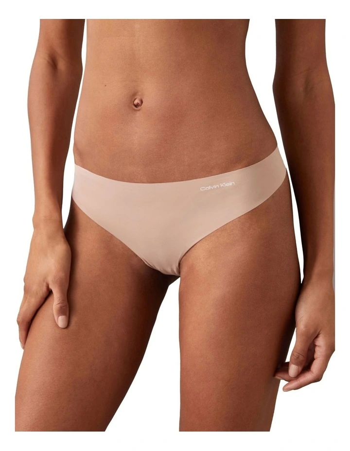 Invisibles Thong in Beige image 3