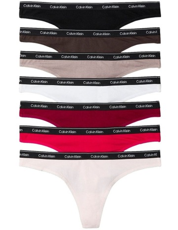 Black/White/Beet Red colour
