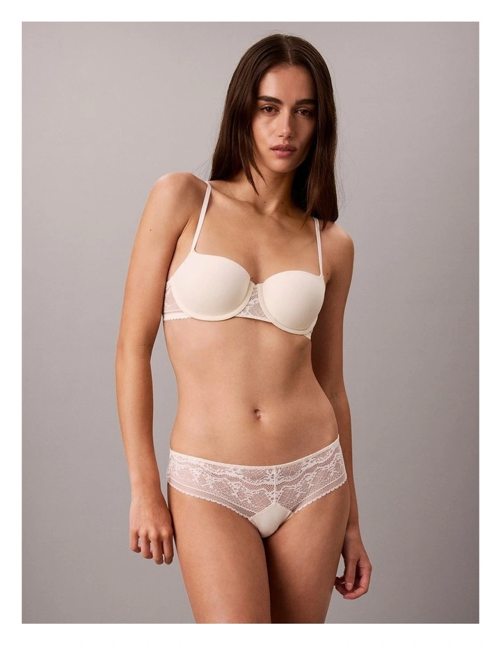 SIGNATURE STRETCH LACE THONG IVORY image 4