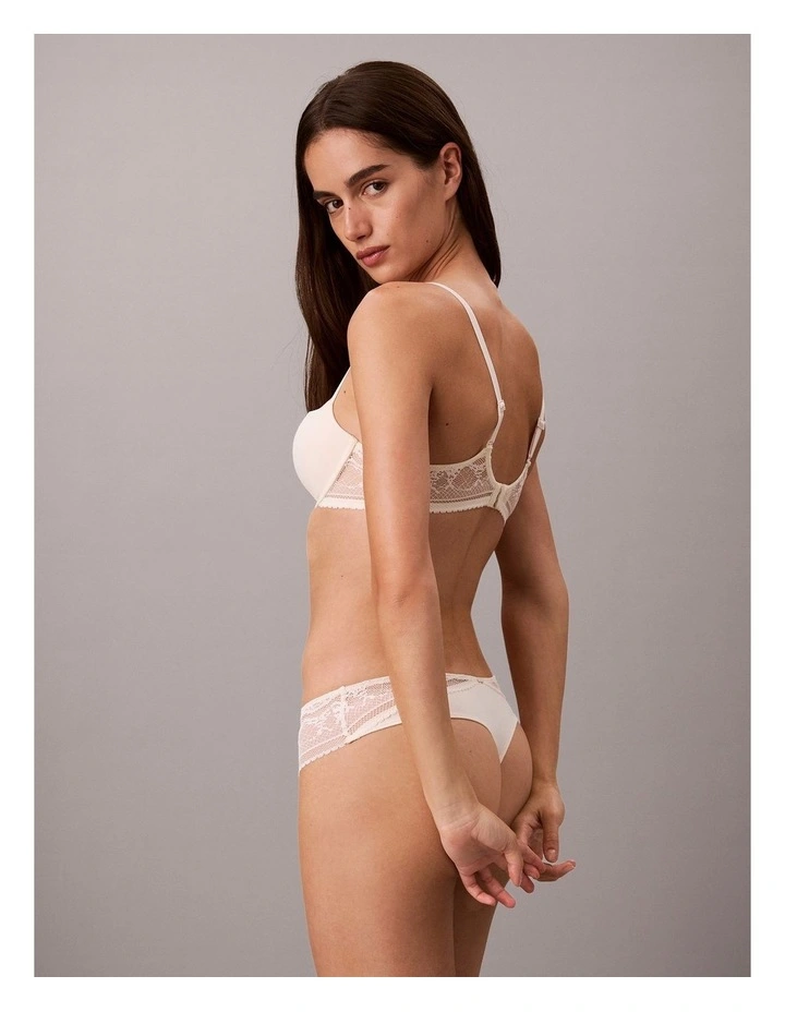 SIGNATURE STRETCH LACE THONG IVORY image 5