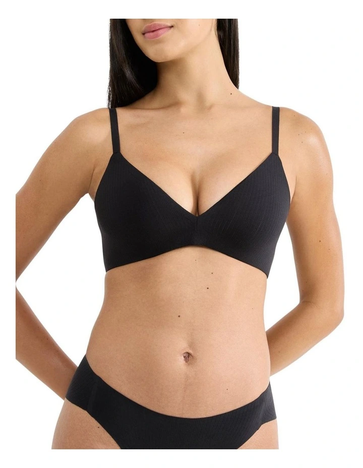 Zero Feel Pure Push-up Bra in Black image 1