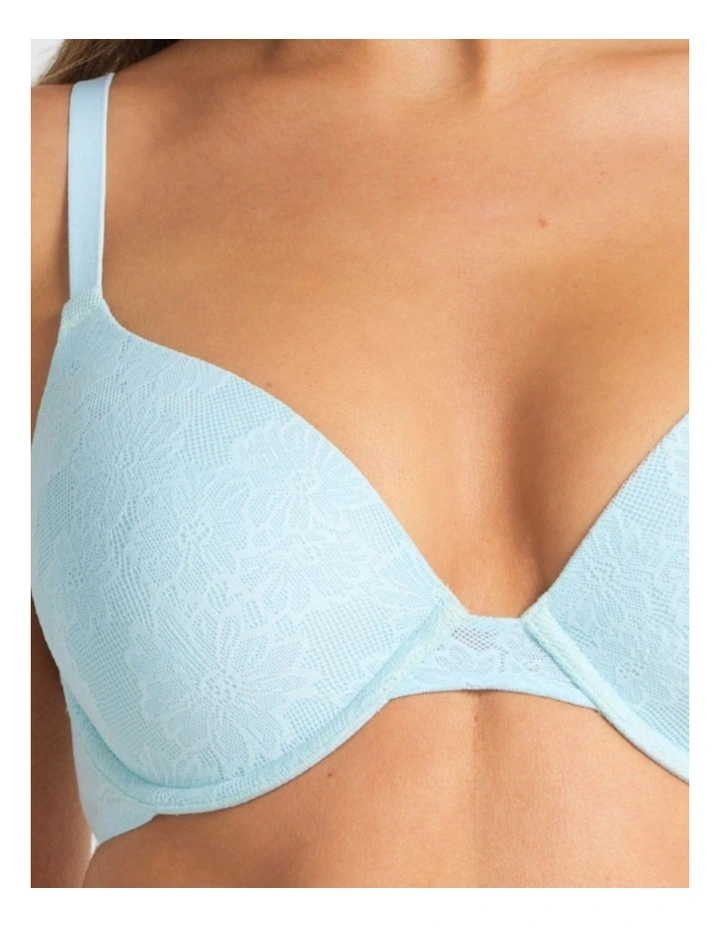 Weightless Padded Plunge Bra in Ice image 3