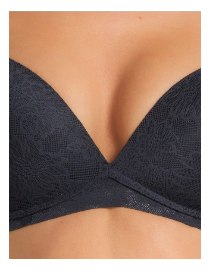 Weightless Wireless Plunge Bra in Black image 3