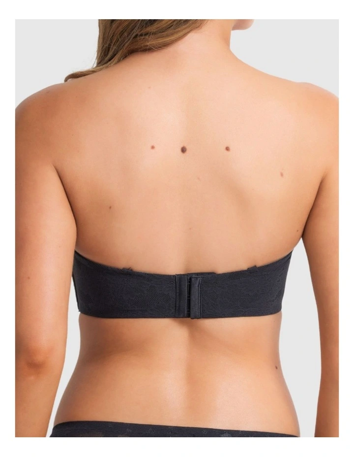 Weightless Strapless Bra in Black image 2