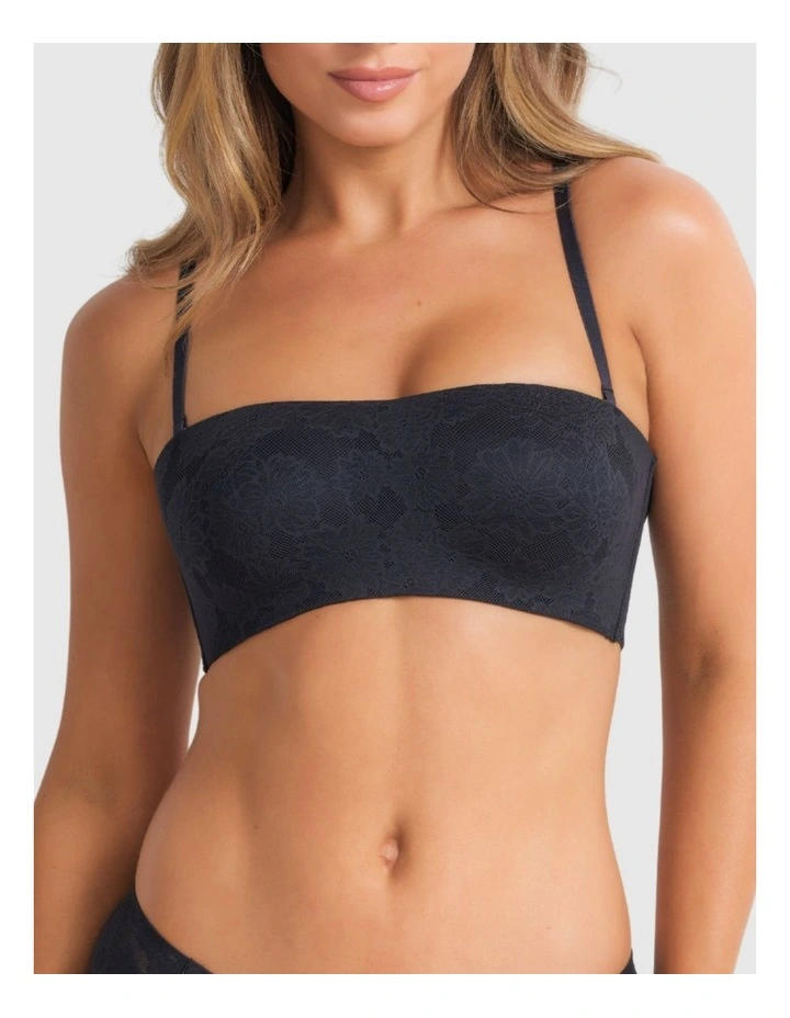 Weightless Strapless Bra in Black image 3