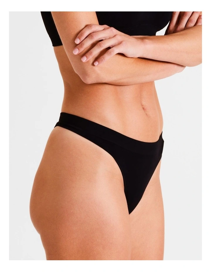 Seamless G-string in Black image 2
