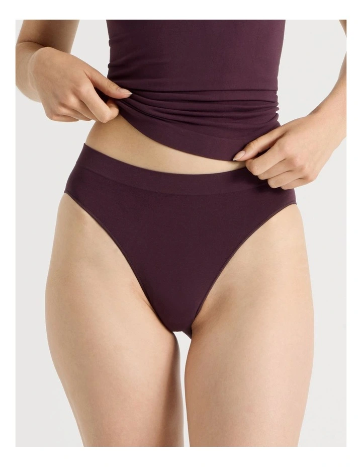 Seamless High Cut in Mauve image 1