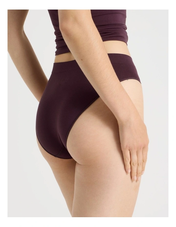 Seamless High Cut in Mauve image 4