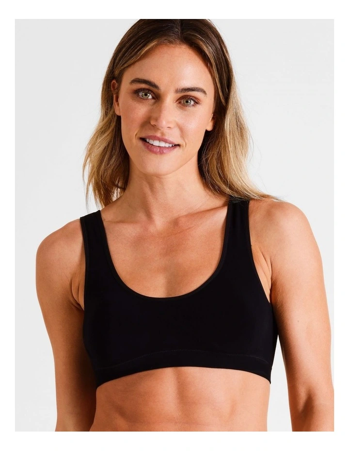 Seamless Scoop Crop Bralette in Black image 4