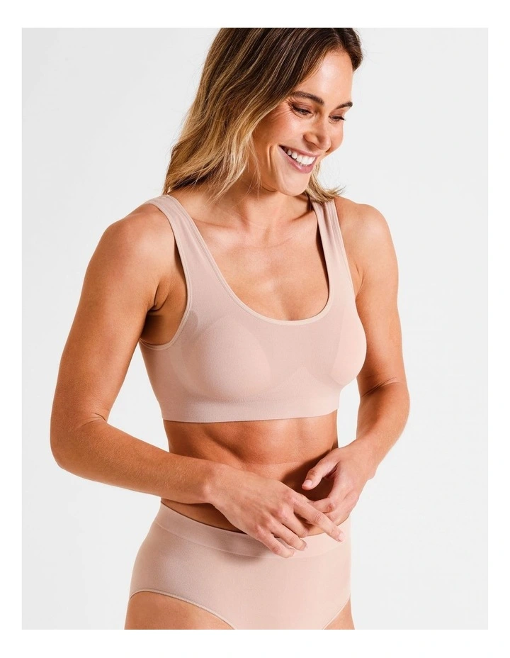 Seamless Scoop Crop Bralette in Beige image 4