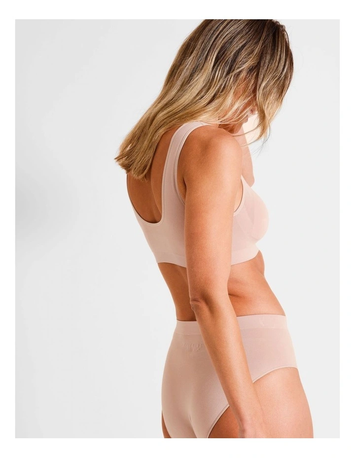 Seamless Scoop Crop Bralette in Beige image 6