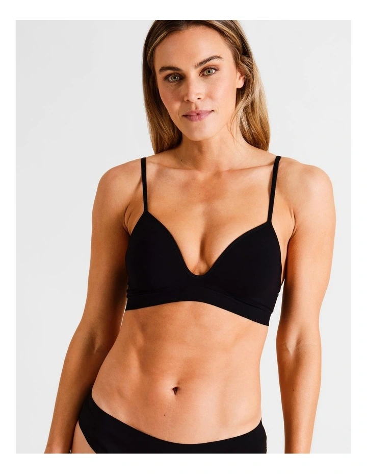 Seamless Padded Bralette in Black image 2