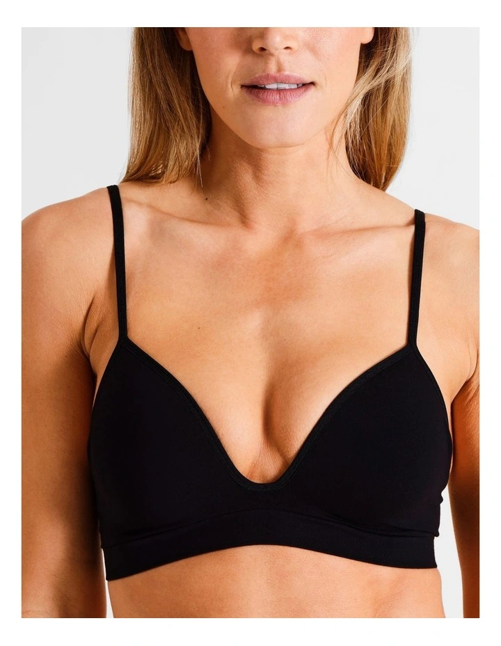 Seamless Padded Bralette in Black image 4