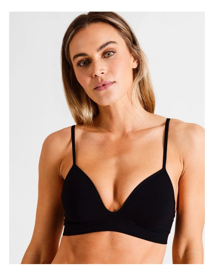 Seamless Padded Bralette in Black image 5
