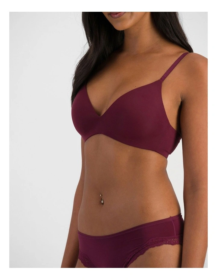 Bases Wirefree Scoop Bra in Queen Bee image 6