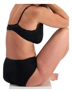 Bases Flex Lace Bralette in Black