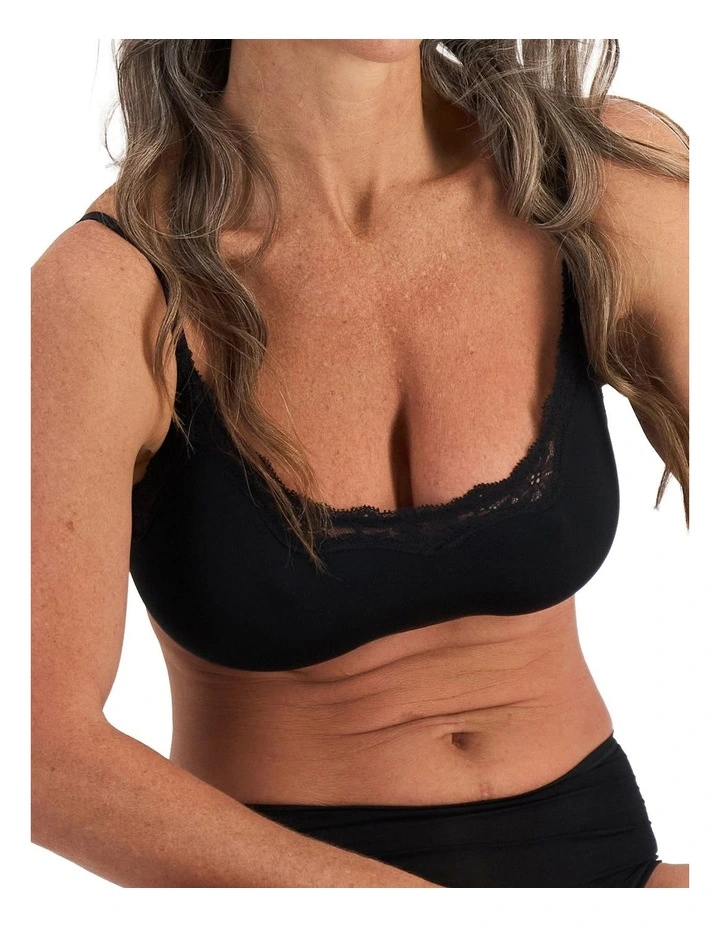 Bases Flex Lace Bralette in Black image 2