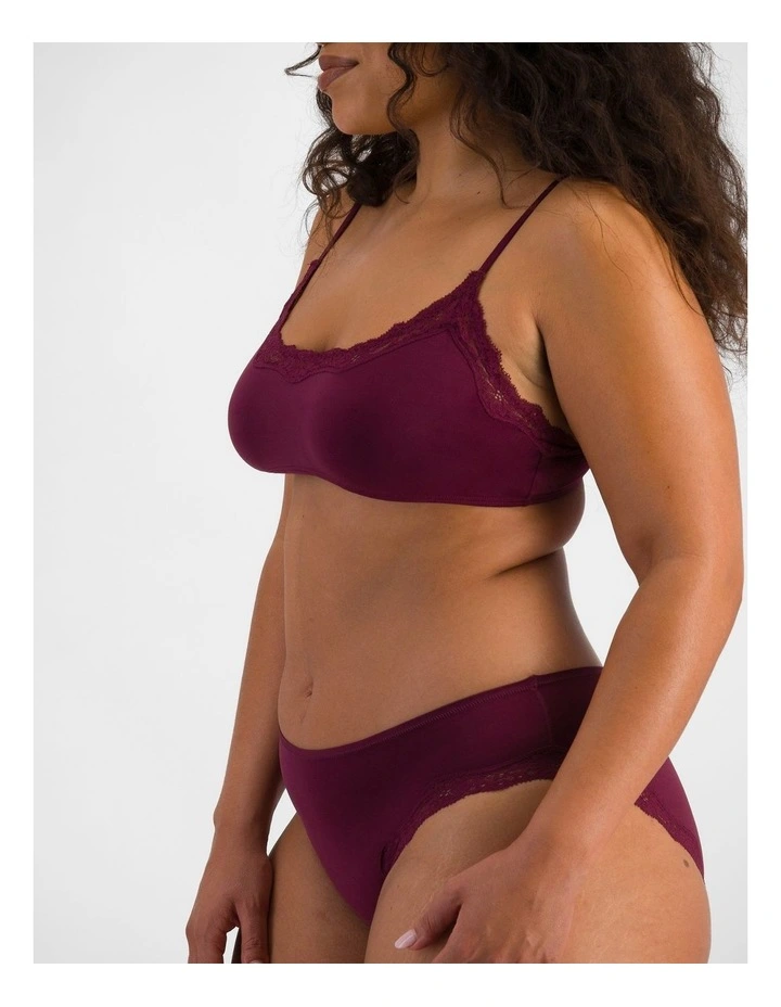 Bases Flex Lace Bralette in Queen Bee image 3