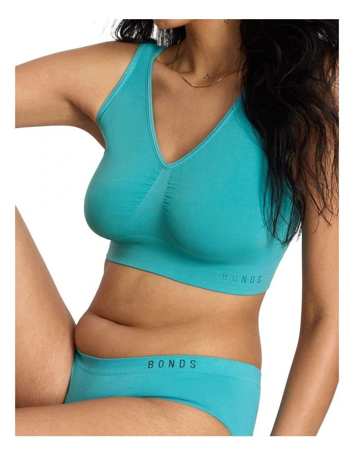 Comfy Seamless Crop Bra in Caribbean Current image 2