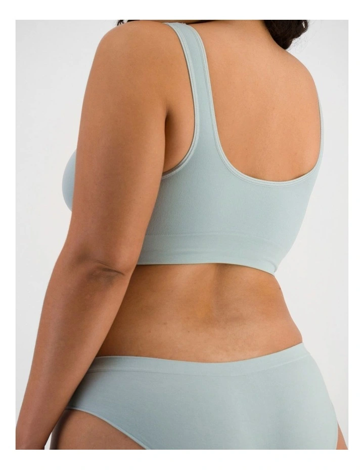 Comfy Seamless Crop in Muted Sage image 2