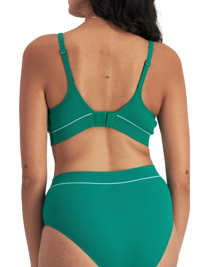Retro Rib Seamless Wirefree Bra in Lush Forest image 2