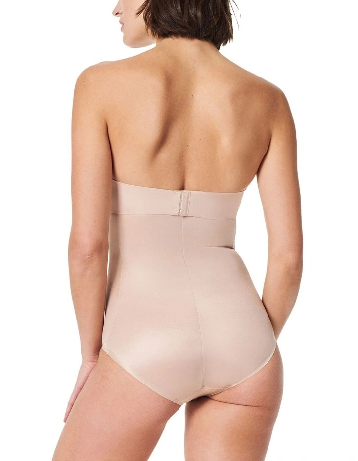 Thinstincts 2.0-High-Waisted Brief in Beige image 3
