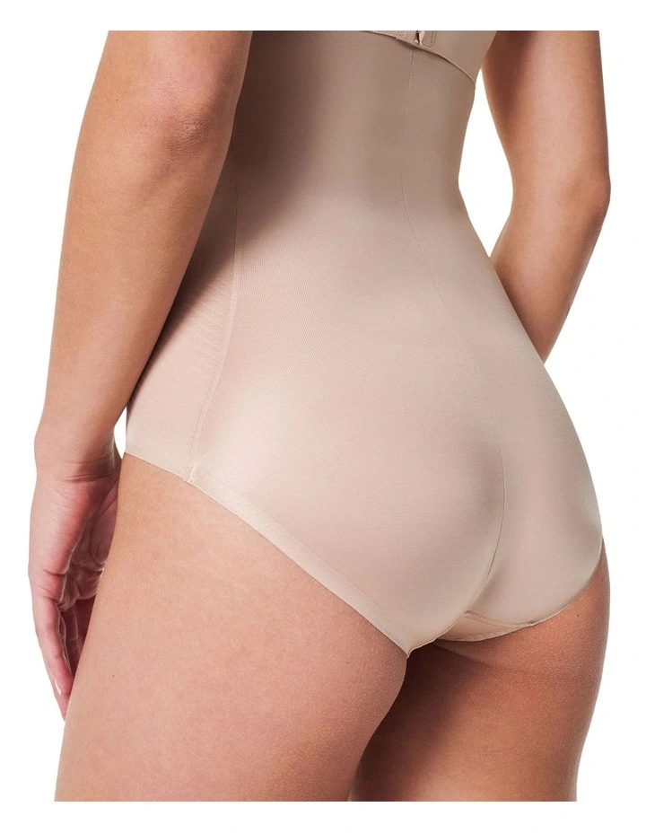 Thinstincts 2.0-High-Waisted Brief in Beige image 5