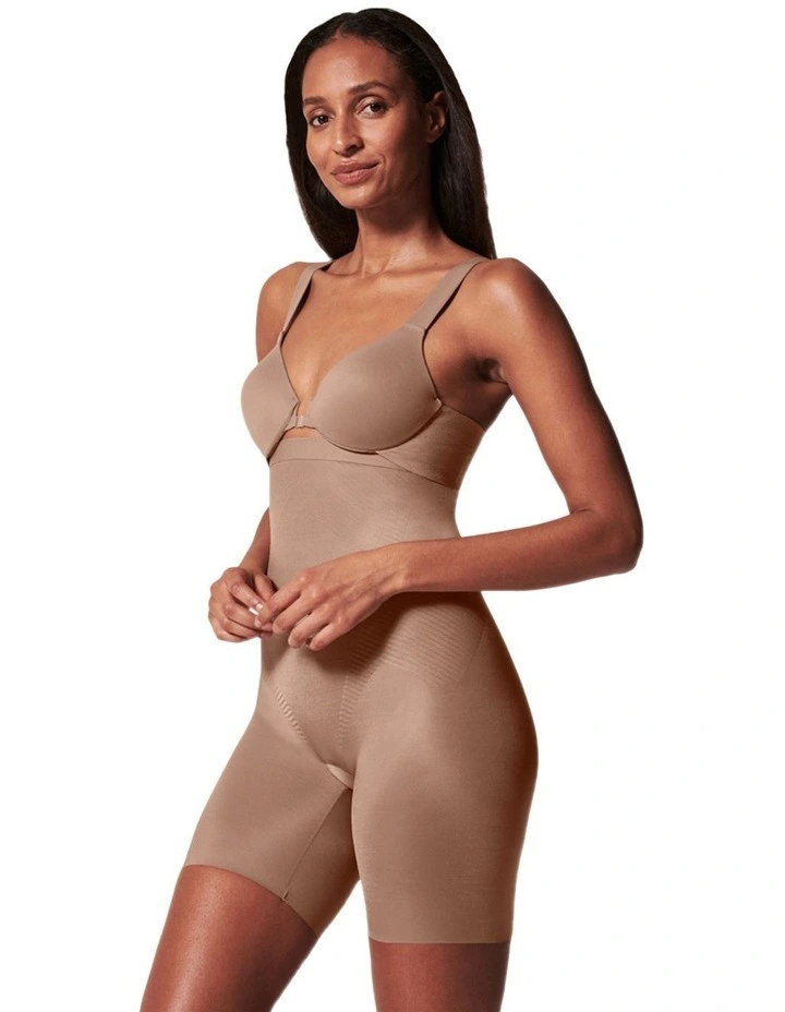 Shape™ Invisible High-waisted Mid-thigh Short in Beige image 4