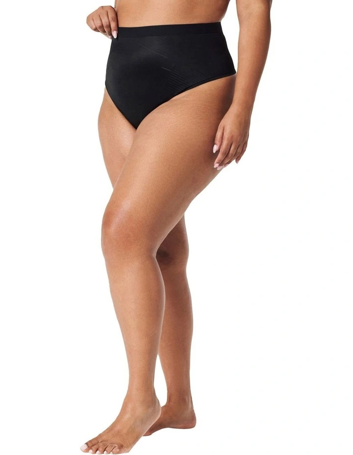 Thinstincts 2.0-Thong in Black image 3