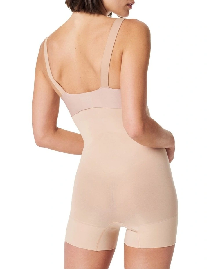 Everyday Seamless Shaping-High-Waisted Shorty in Soft Nude image 2