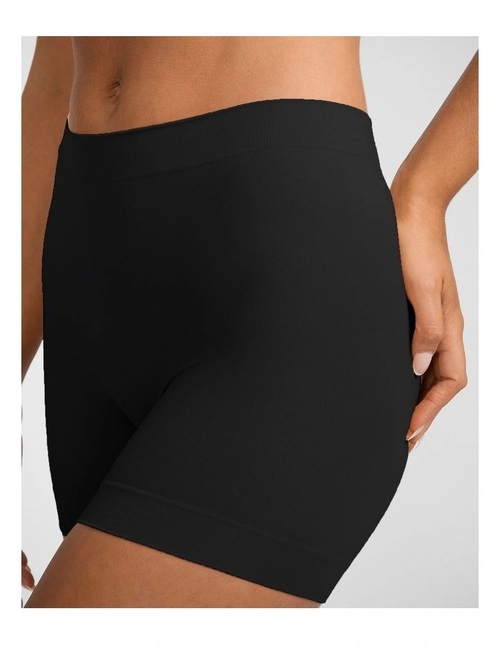 Skimmies Seamfree Short in Black image 3