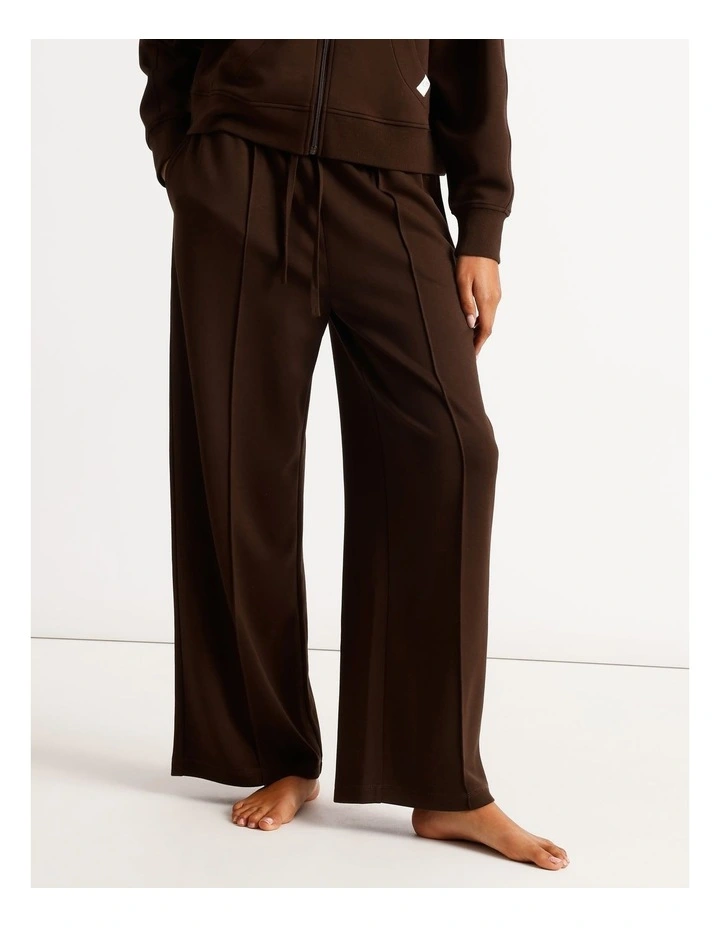 Loungewear Pintuck Scuba Pant in Chocolate image 2