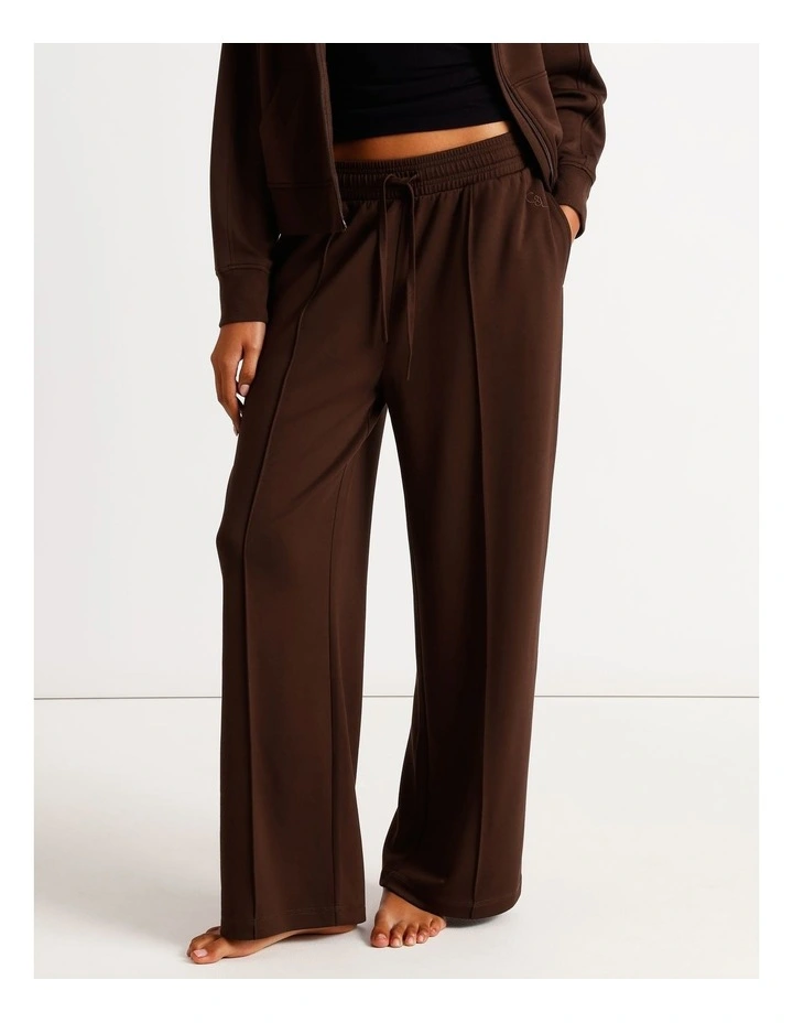 Loungewear Pintuck Scuba Pant in Chocolate image 3