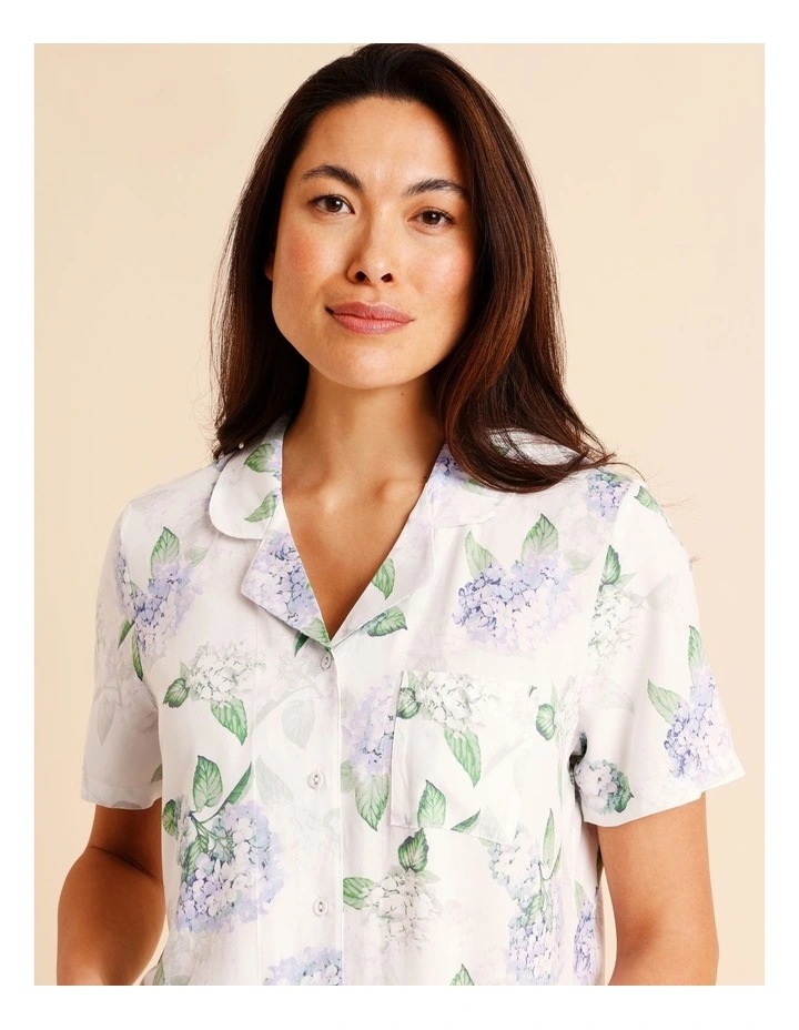 Serene Woven Short Sleeve Wide 3/4 Pant PJ Set in Hydrangea Floral Print image 2