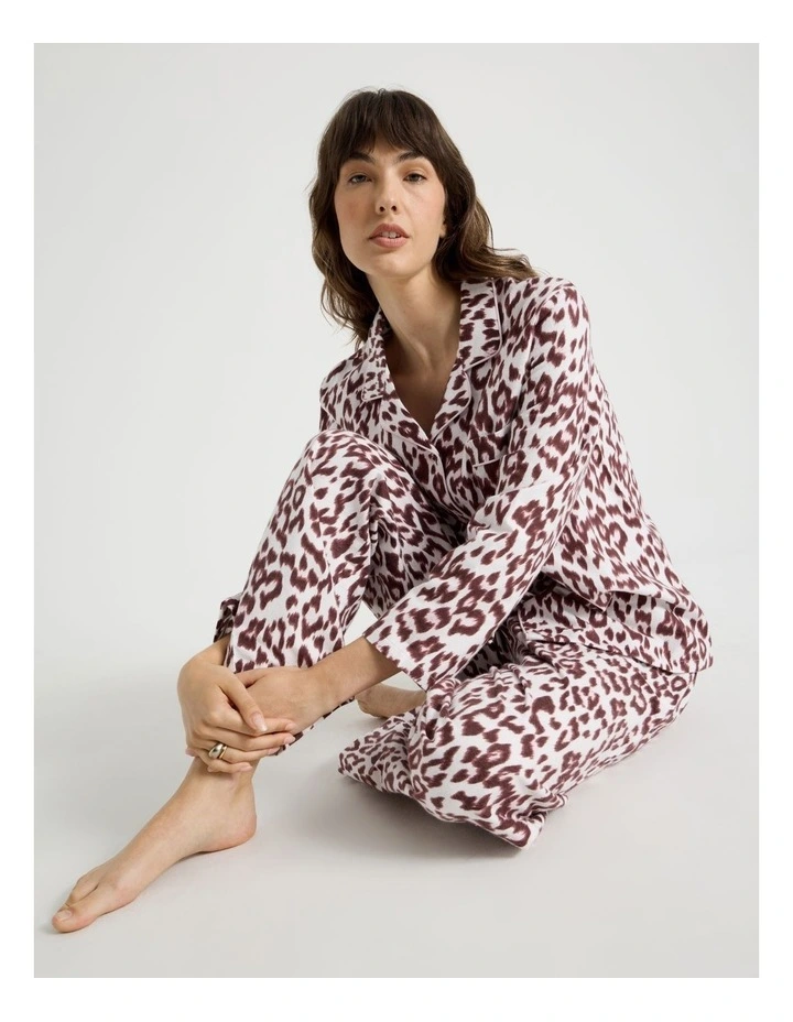 Flannelette Pyjama Set in Sleeping Cats Print image 3