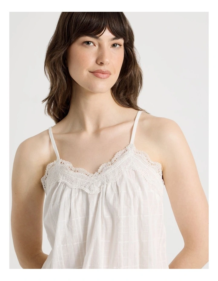 Seersucker Cami 3/4 Pant Pyjama Set in White image 2