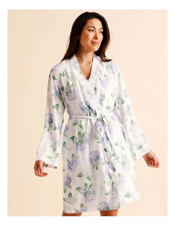 Serene Woven Robe in Hydrangea Floral Print image 2