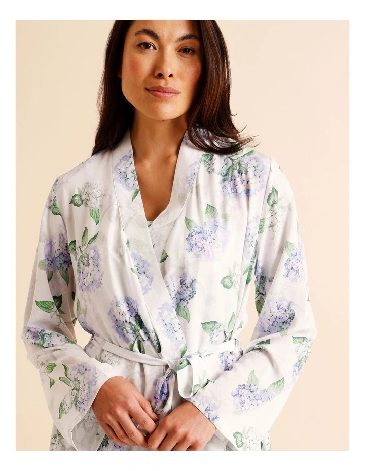 Serene Woven Robe in Hydrangea Floral Print image 3