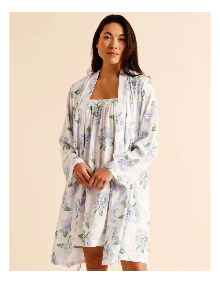 Serene Woven Robe in Hydrangea Floral Print image 4