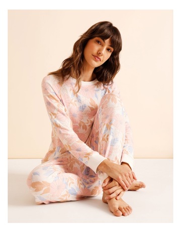 White 70s Floral Print colour