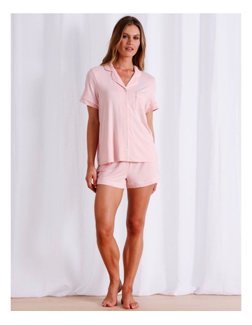 Strawberry Pink colour