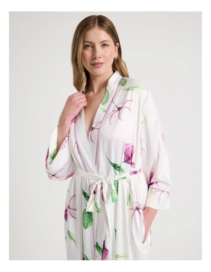 Luxe Satin Long Robe in Gardenia Floral Print image 5