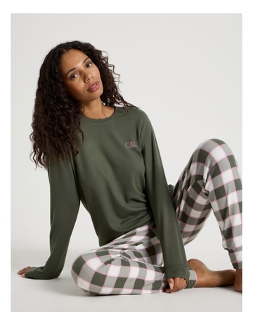 Olive colour