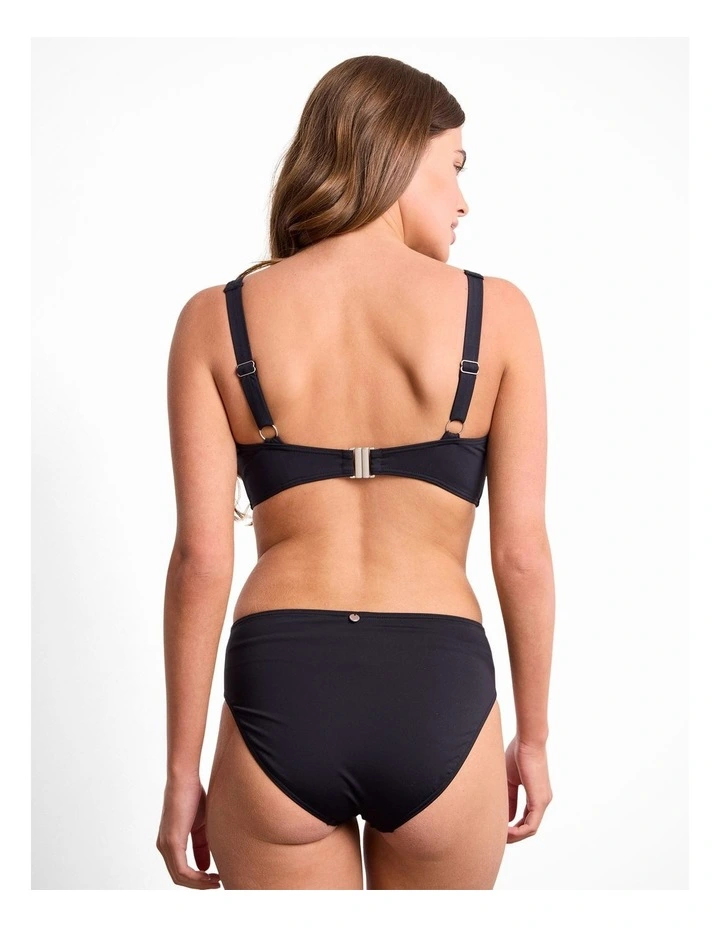 Basix DD/E Twist Bra in Black image 3