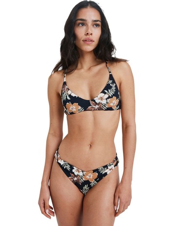 Almond Tropical Feel colour