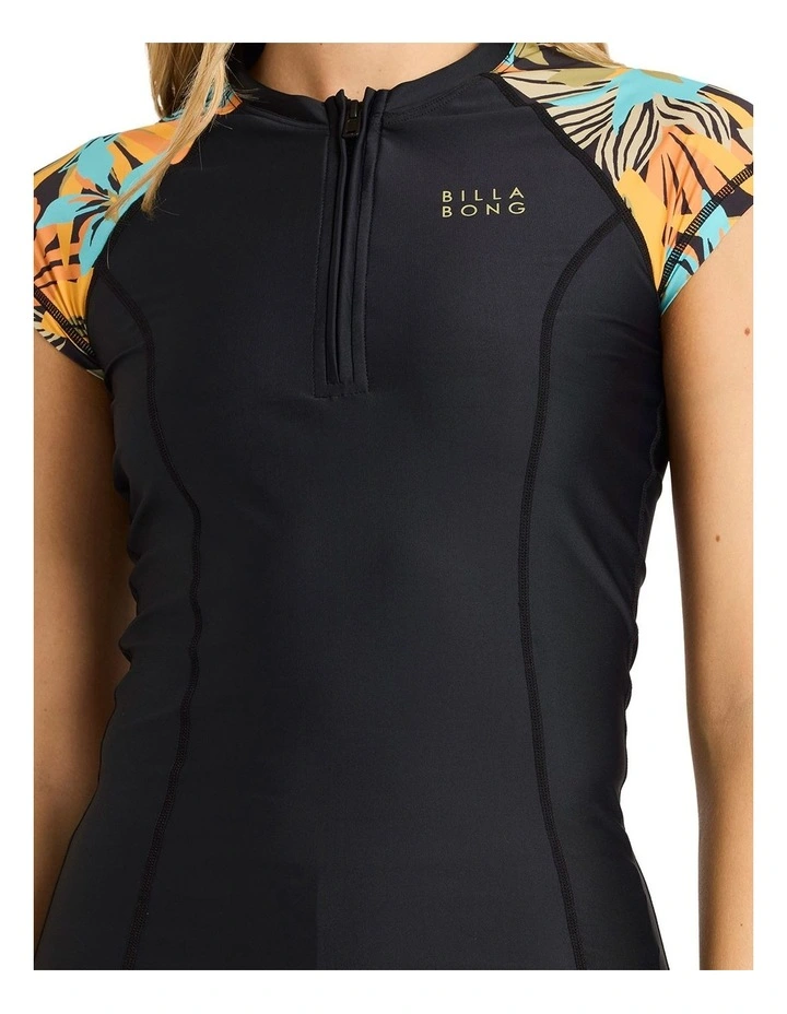 Des Tropiques Short Sleeve Rash Vest in Black image 4