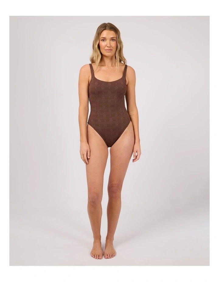 Ivy One Piece image 3
