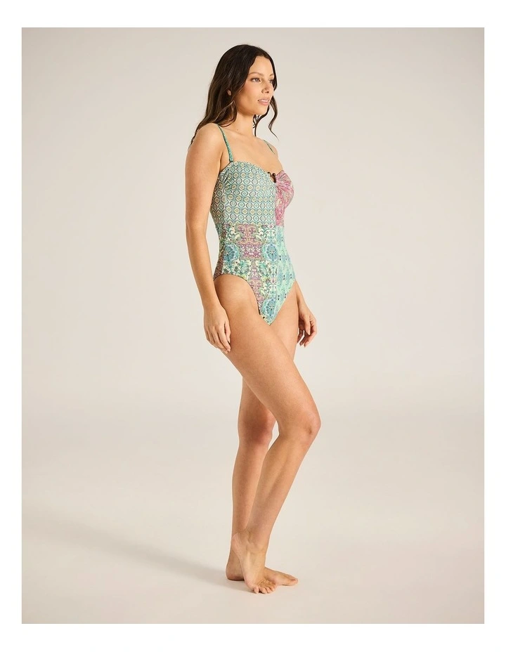 Floriana Akila One Piece image 3