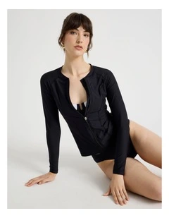 Gigi Rashie in Black