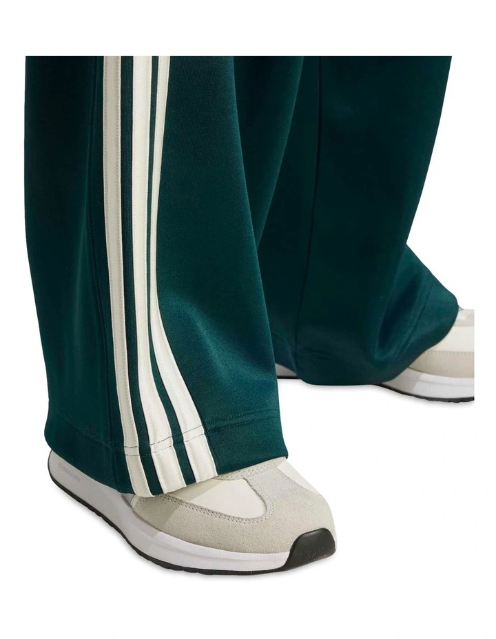 Stadium 3-Stripes Track Tracksuit Bottoms in Green image 4